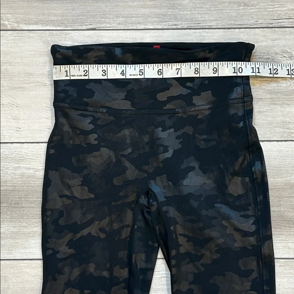 Spanx Faux Leather Matte Black Camo Leggings Style 20185R size XS
